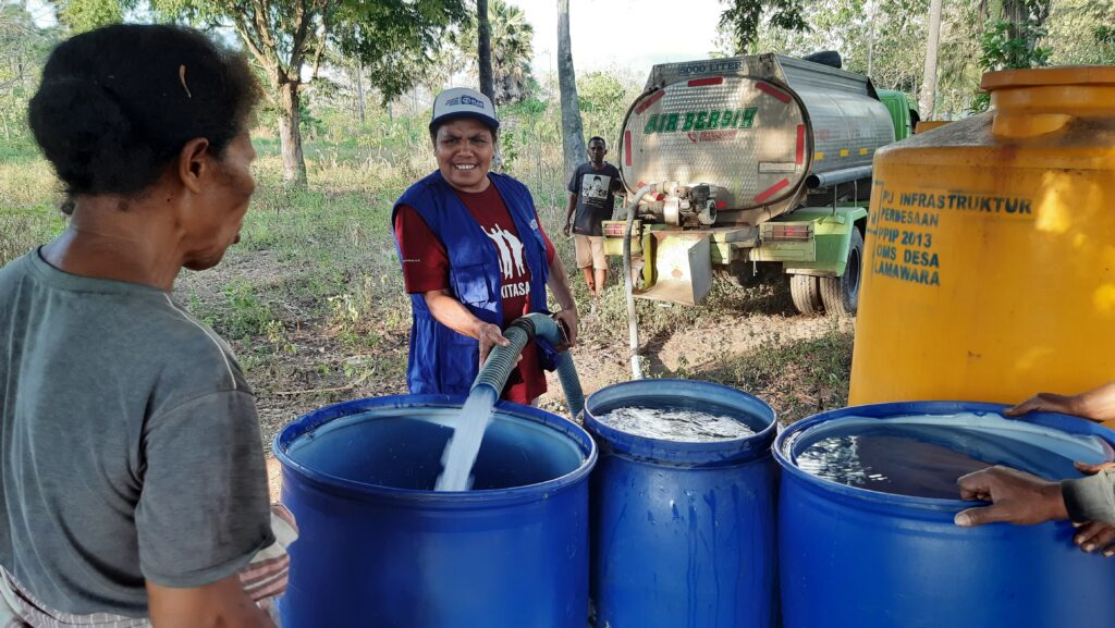plan indonesia distribusikan 1 juta liter air bersih respons kekeringan ntt