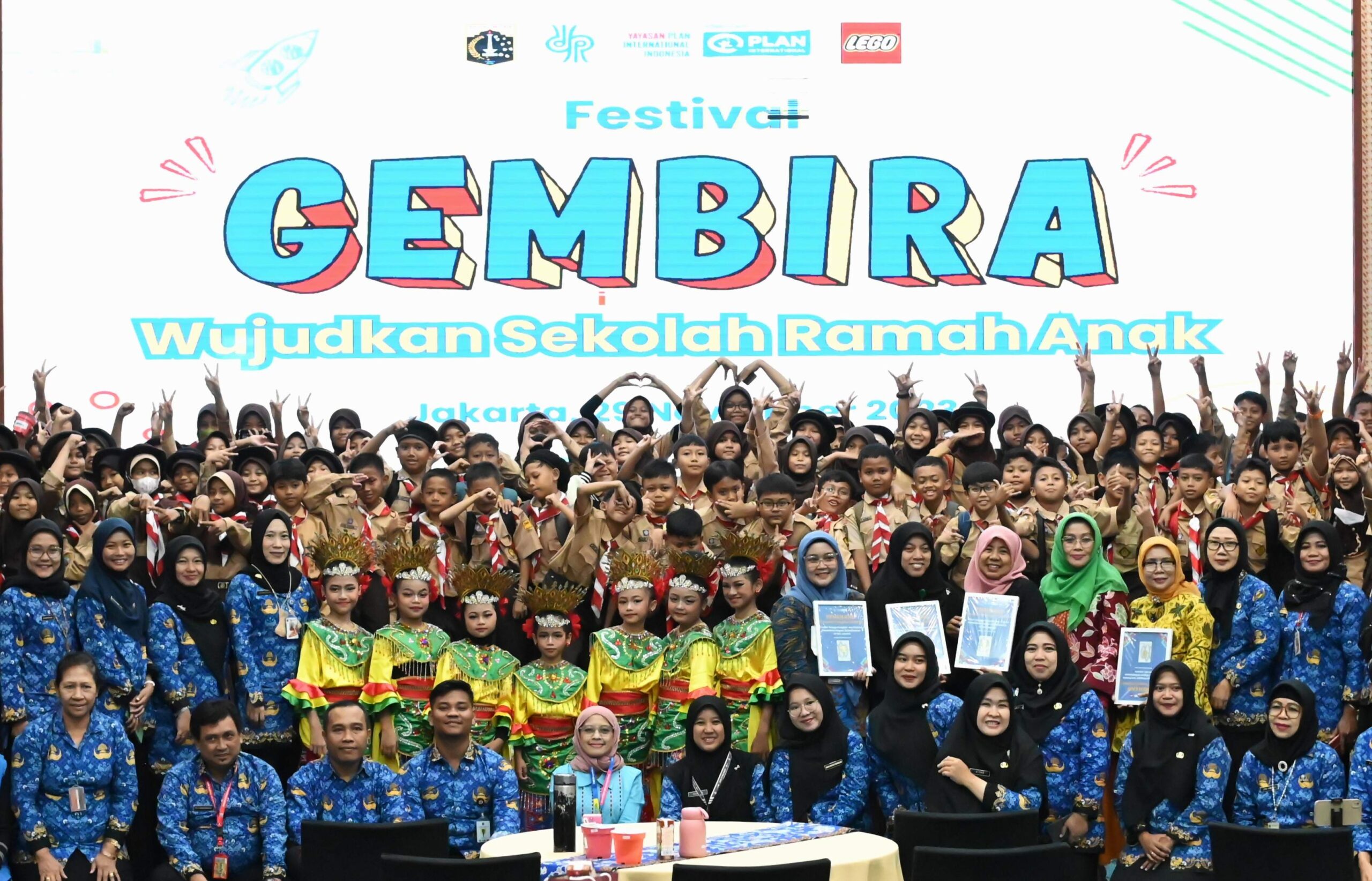 program GEMBIRA Plan Indonesia Dinas Pendidikan DKI Jakarta LEGO Group